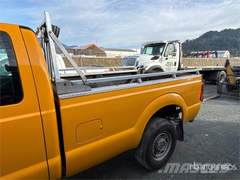 Ford F-250 XL 4x4 Extended Cab Pickup Citi