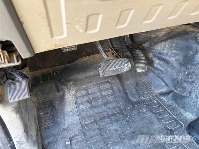 Ford F-250 XL 4x4 Extended Cab Pickup Ostalo
