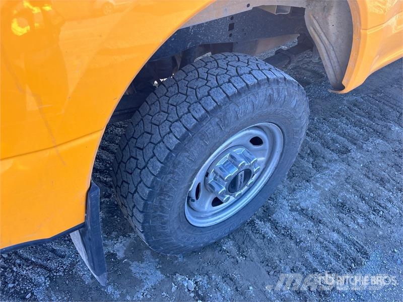 Ford F-250 XL 4x4 Extended Cab Pickup Muu