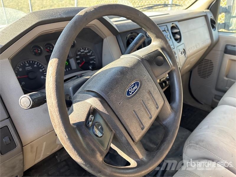 Ford F-250 XL 4x4 Extended Cab Pickup Ostalo