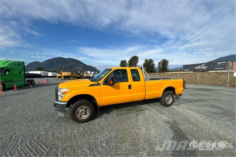 Ford F-250 XL 4x4 Extended Cab Pickup Citi