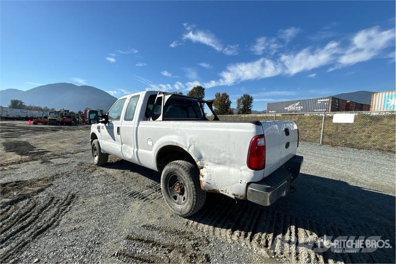 Ford F-250 XL 4x4 Extended Cab Pickup Ostalo