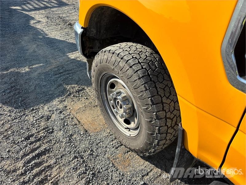 Ford F-250 XL 4x4 Extended Cab Pickup Muu