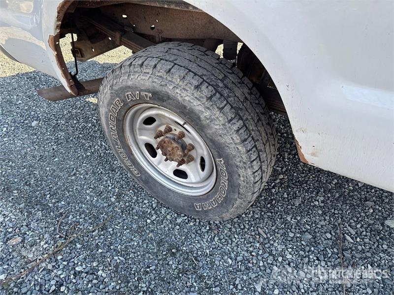 Ford F-250 XL 4x4 Extended Cab Pickup Ostalo