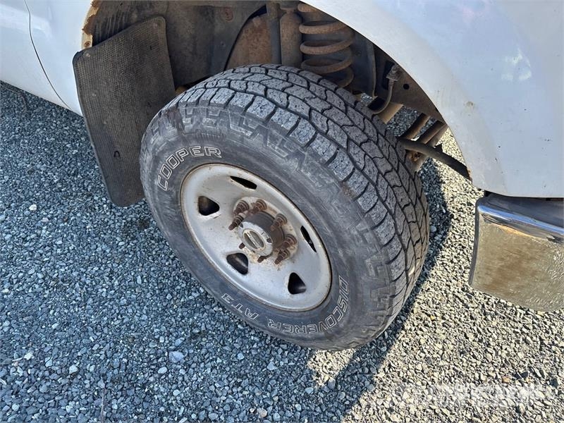 Ford F-250 XL 4x4 Extended Cab Pickup Ostalo