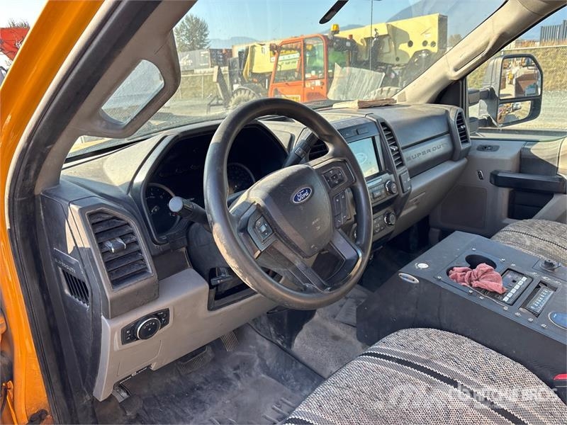 Ford F-250 XL 4x4 Extended Cab Pickup Muu