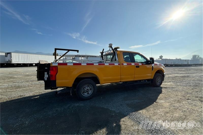 Ford F-250 XL 4x4 Extended Cab Pickup Muu