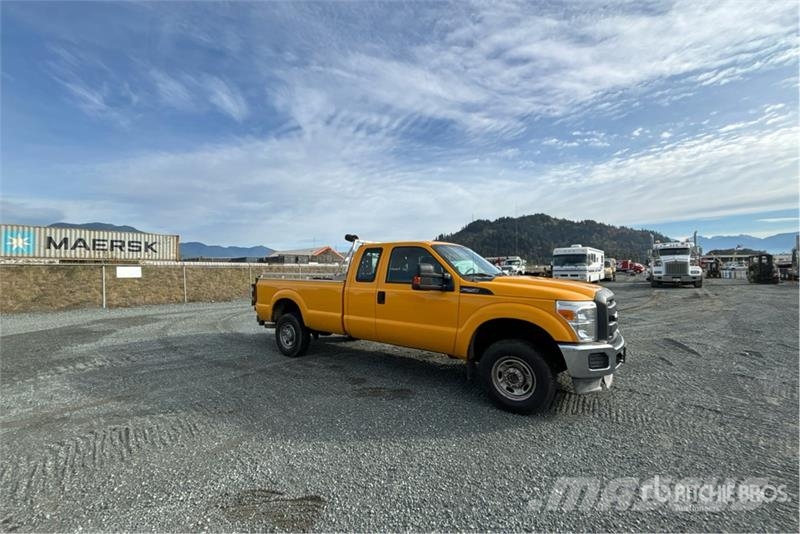 Ford F-250 XL 4x4 Extended Cab Pickup Citi
