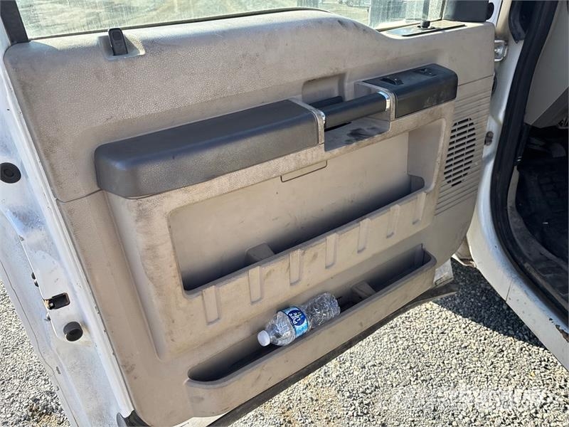 Ford F-250 XL 4x4 Extended Cab Pickup Ostalo
