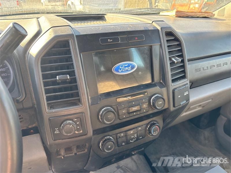 Ford F-250 XL 4x4 Extended Cab Pickup Muu