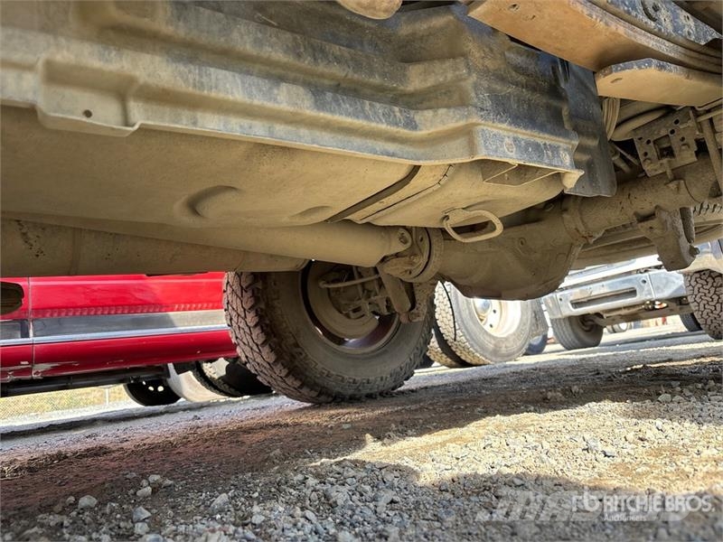 Ford F-250 XLT 4x4 Crew Cab Pickup أخرى