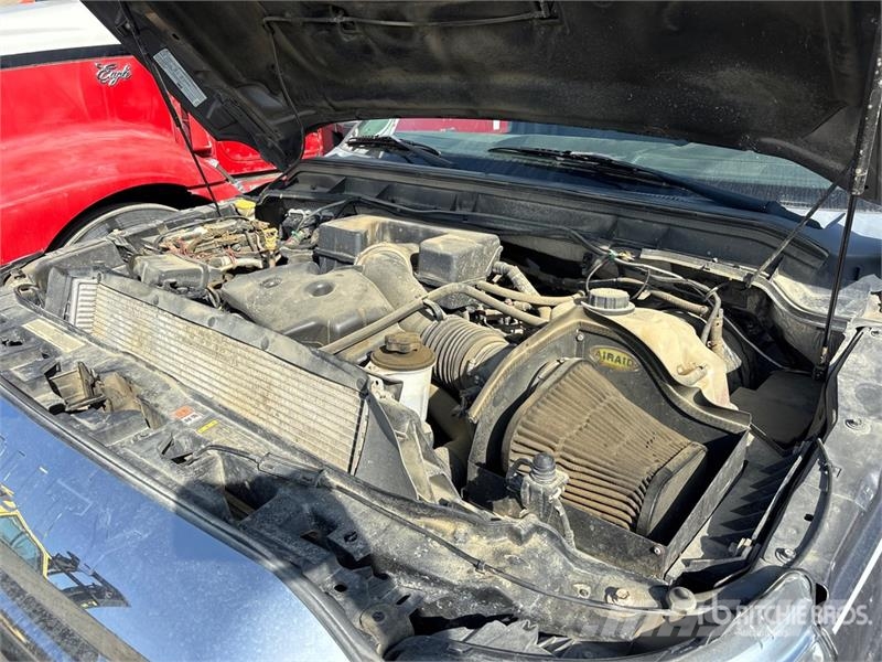 Ford F-250 XLT 4x4 Crew Cab Pickup أخرى