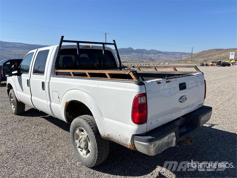 Ford F-250 XLT 4x4 Crew Cab Pickup Otras furgonetas