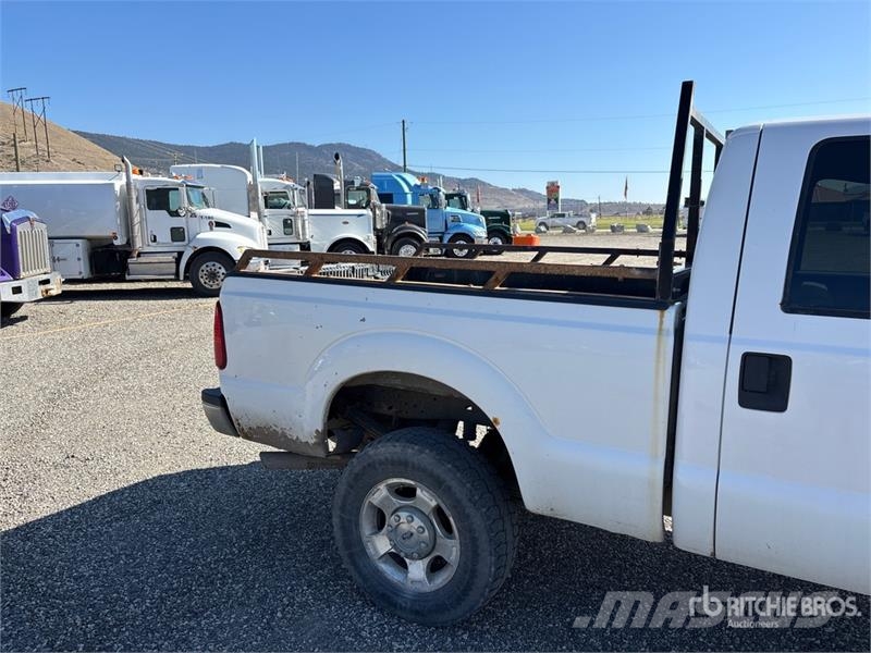 Ford F-250 XLT 4x4 Crew Cab Pickup Otras furgonetas