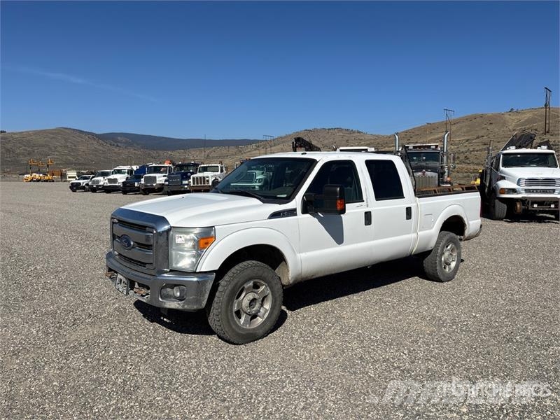 Ford F-250 XLT 4x4 Crew Cab Pickup Otras furgonetas