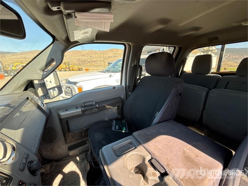 Ford F-250 XLT 4x4 Crew Cab Pickup Otras furgonetas