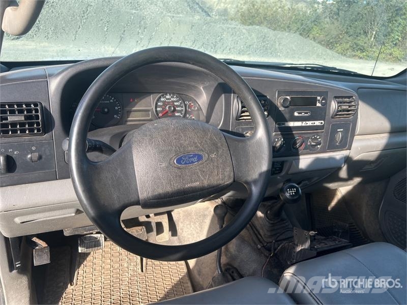 Ford F-350 Kabine i unutrašnjost