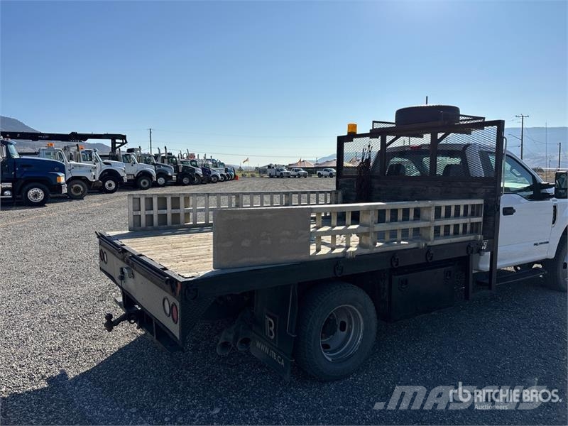 Ford F-350 Flatbed / Dropside trucks