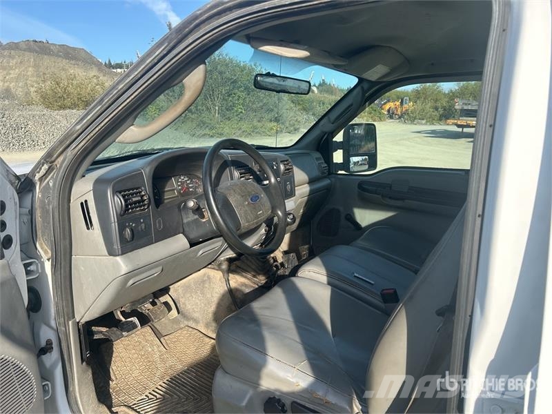 Ford F-350 Kabine i unutrašnjost