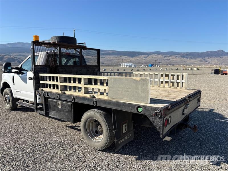 Ford F-350 Flatbed / Dropside trucks