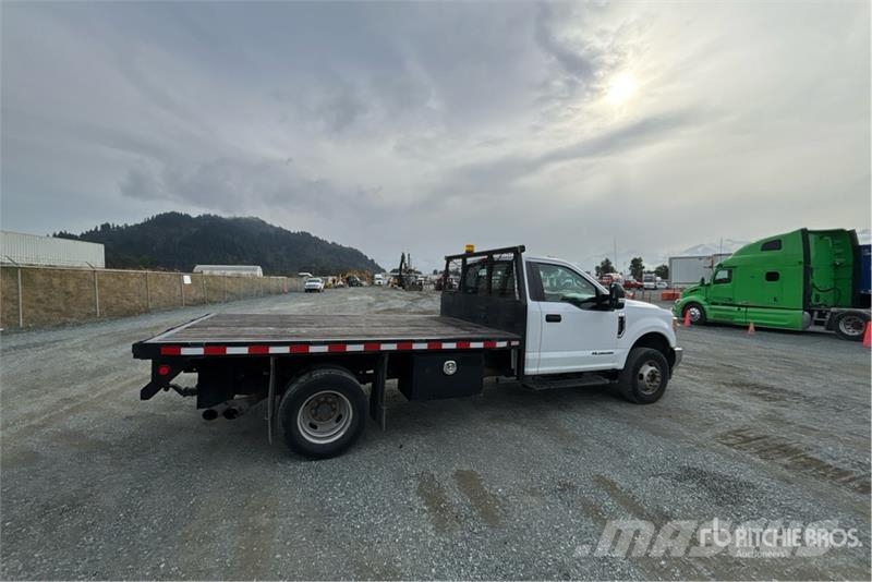 Ford F-350 Flatbed / Dropside trucks