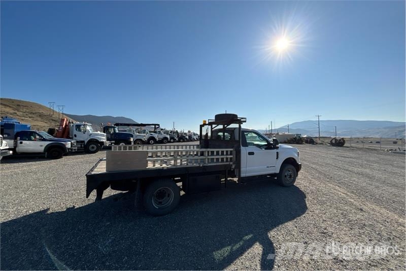 Ford F-350 Flatbed / Dropside trucks