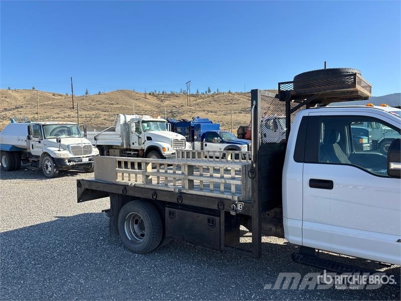 Ford F-350 Flatbed / Dropside trucks
