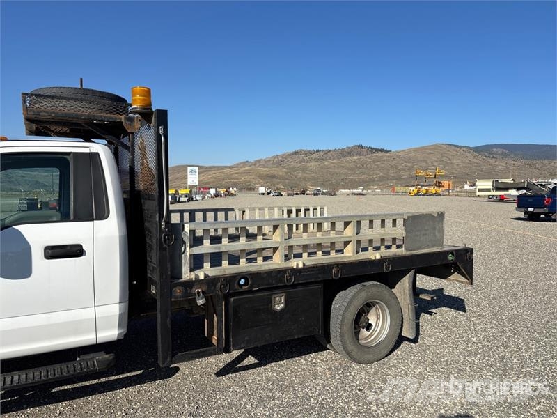 Ford F-350 Flatbed / Dropside trucks