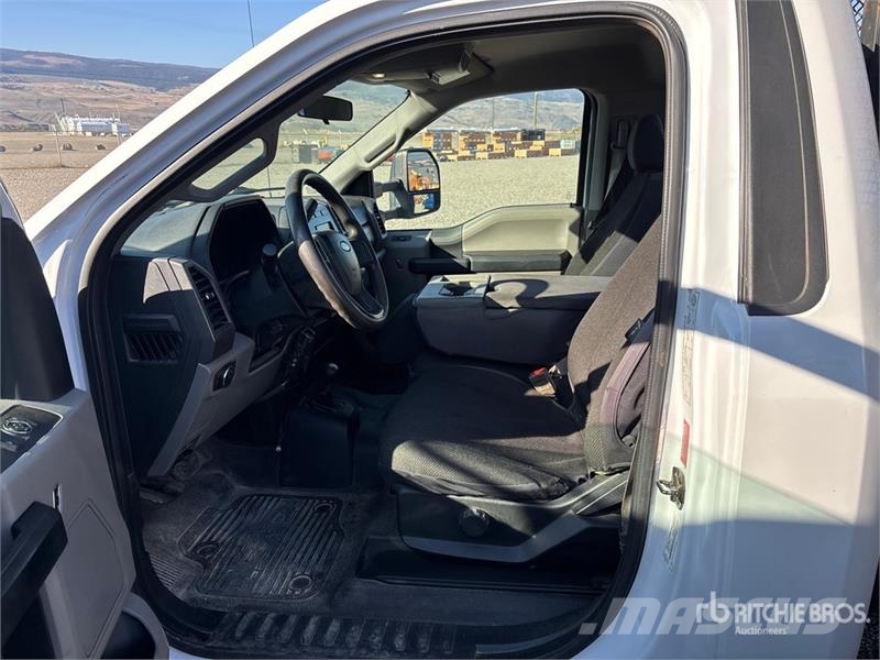Ford F-350 Flatbed / Dropside trucks
