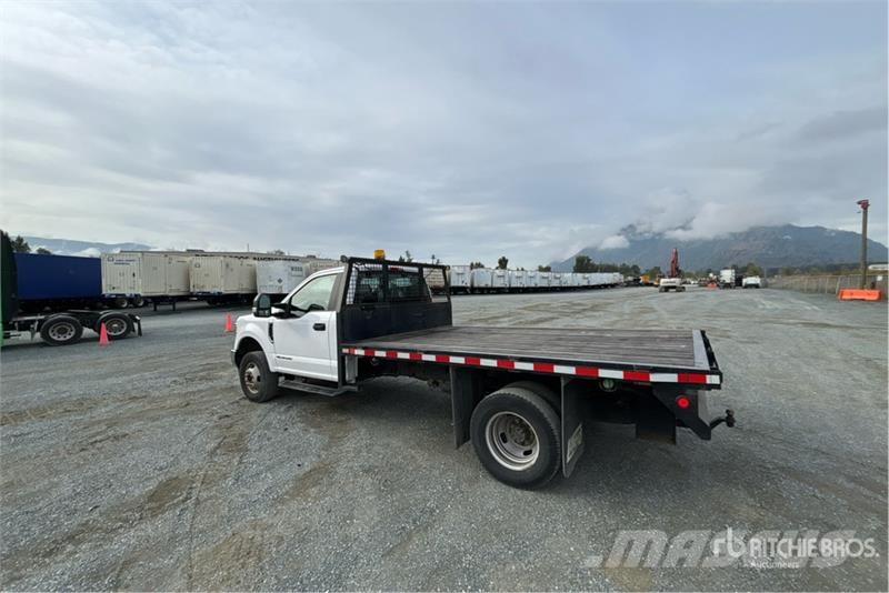 Ford F-350 Flatbed / Dropside trucks