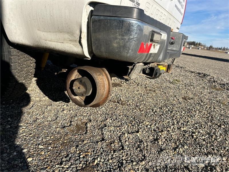 Ford F-350 4x4 Crew Cab Pickup (Inoperable) Other