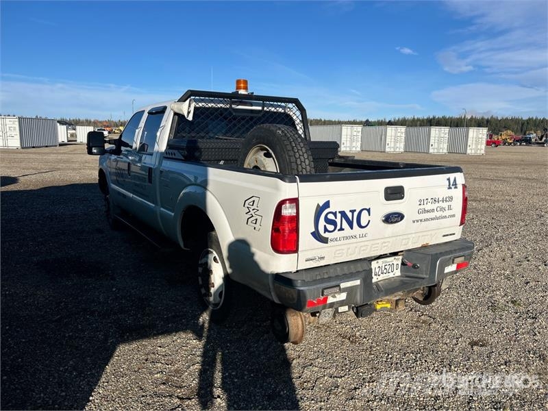 Ford F-350 4x4 Crew Cab Pickup (Inoperable) Other