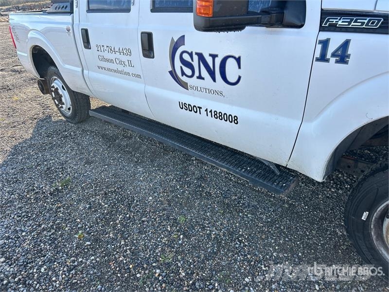 Ford F-350 4x4 Crew Cab Pickup (Inoperable) Other