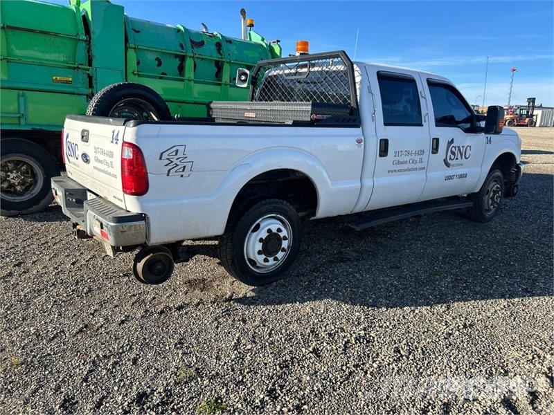 Ford F-350 4x4 Crew Cab Pickup (Inoperable) Other