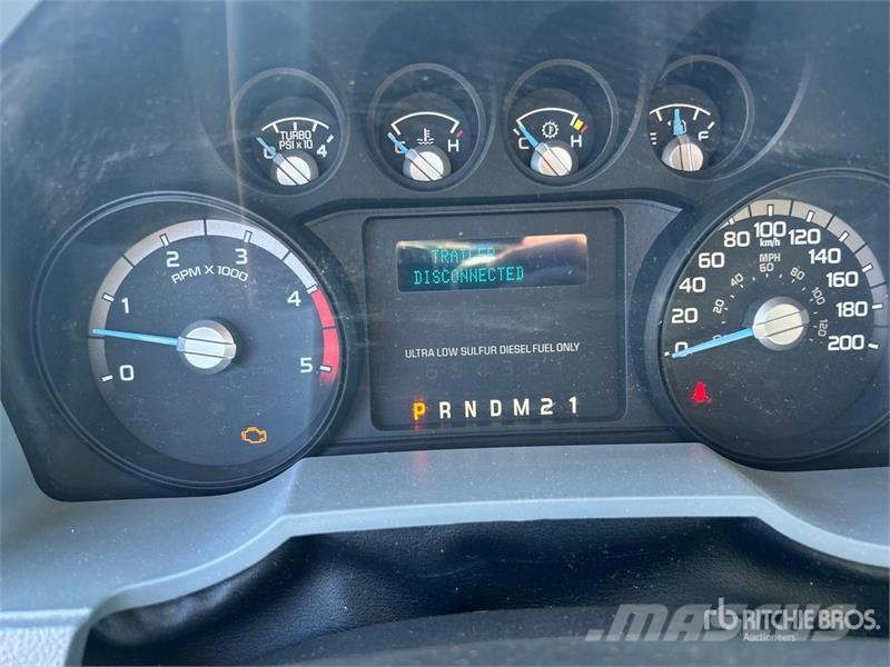 Ford F-350 4x4 Crew Cab Pickup 其他
