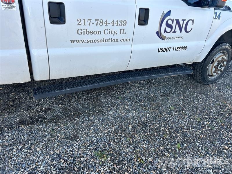 Ford F-350 4x4 Crew Cab Pickup (Inoperable) Other