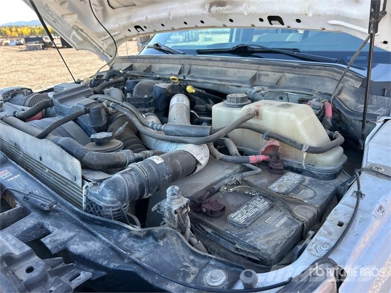 Ford F-350 4x4 Crew Cab Pickup 其他