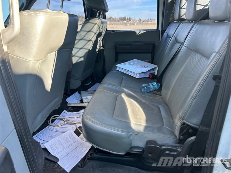 Ford F-350 4x4 Crew Cab Pickup (Inoperable) Other