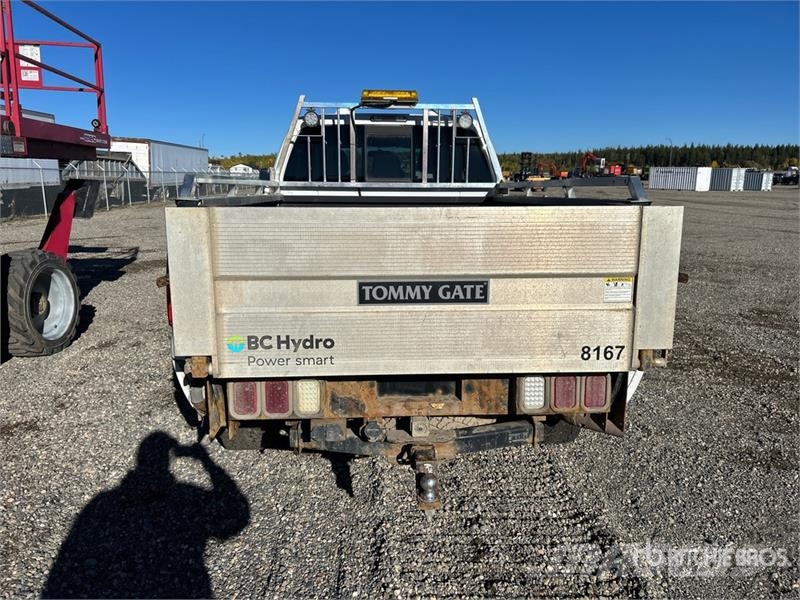 Ford F-350 4x4 Crew Cab Pickup 其他