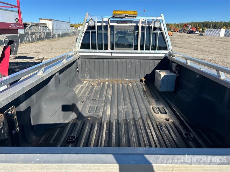 Ford F-350 4x4 Crew Cab Pickup 其他