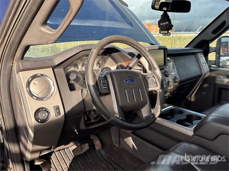 Ford F-350 Lariat 4x4 Extended Cab Pickup Ostalo