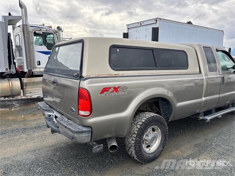Ford F-350 Lariat 4x4 Pickup Další