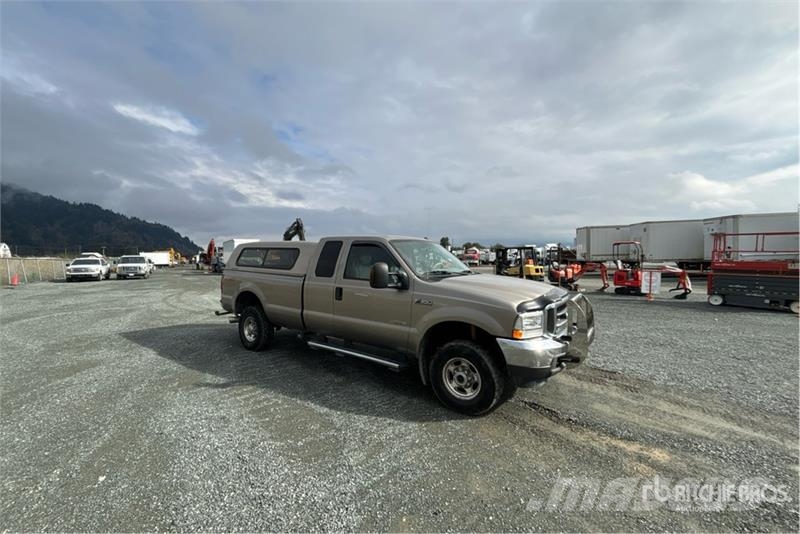 Ford F-350 Lariat 4x4 Pickup Další