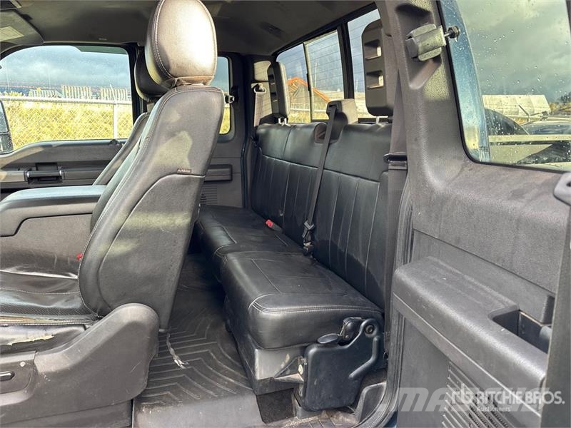Ford F-350 Lariat 4x4 Extended Cab Pickup Ostalo