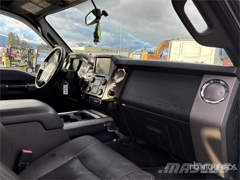 Ford F-350 Lariat 4x4 Extended Cab Pickup Ostalo