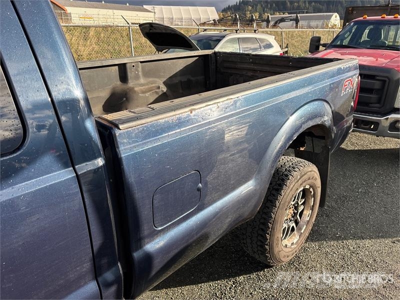 Ford F-350 Lariat 4x4 Extended Cab Pickup Ostalo