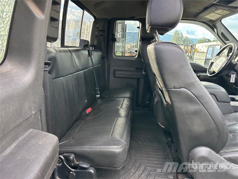 Ford F-350 Lariat 4x4 Extended Cab Pickup Ostalo
