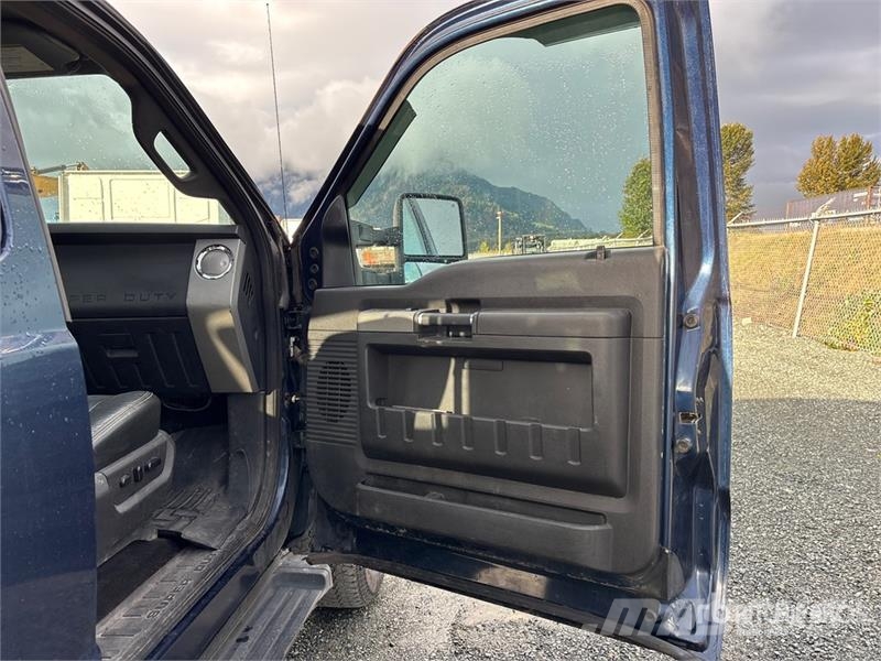 Ford F-350 Lariat 4x4 Extended Cab Pickup Ostalo