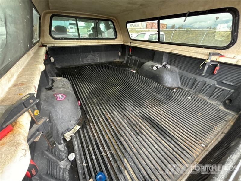 Ford F-350 Lariat 4x4 Pickup Další
