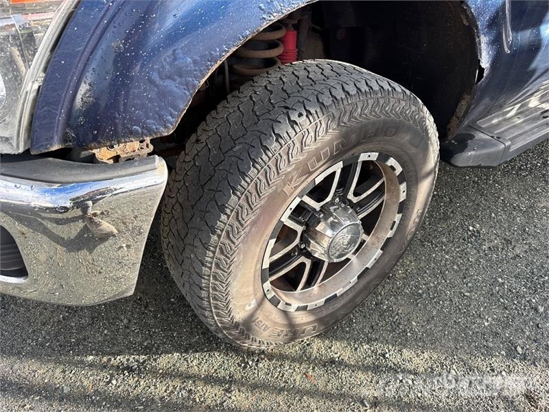 Ford F-350 Lariat 4x4 Extended Cab Pickup Ostalo